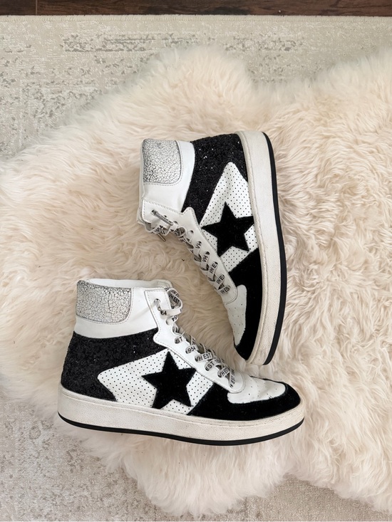 Vintage Havana Shoes - Vintage Havana Black & White High-Top Star Sneakers Women’s Sz 8